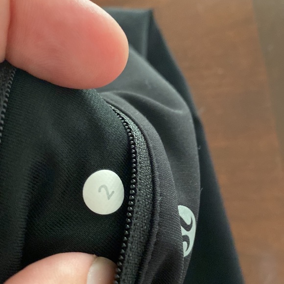 Lululemon cropped leggings - Picture 6 of 7